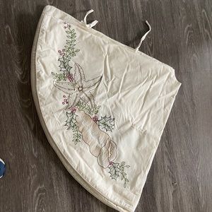 Beautiful coastal themed Christmas tree skirt